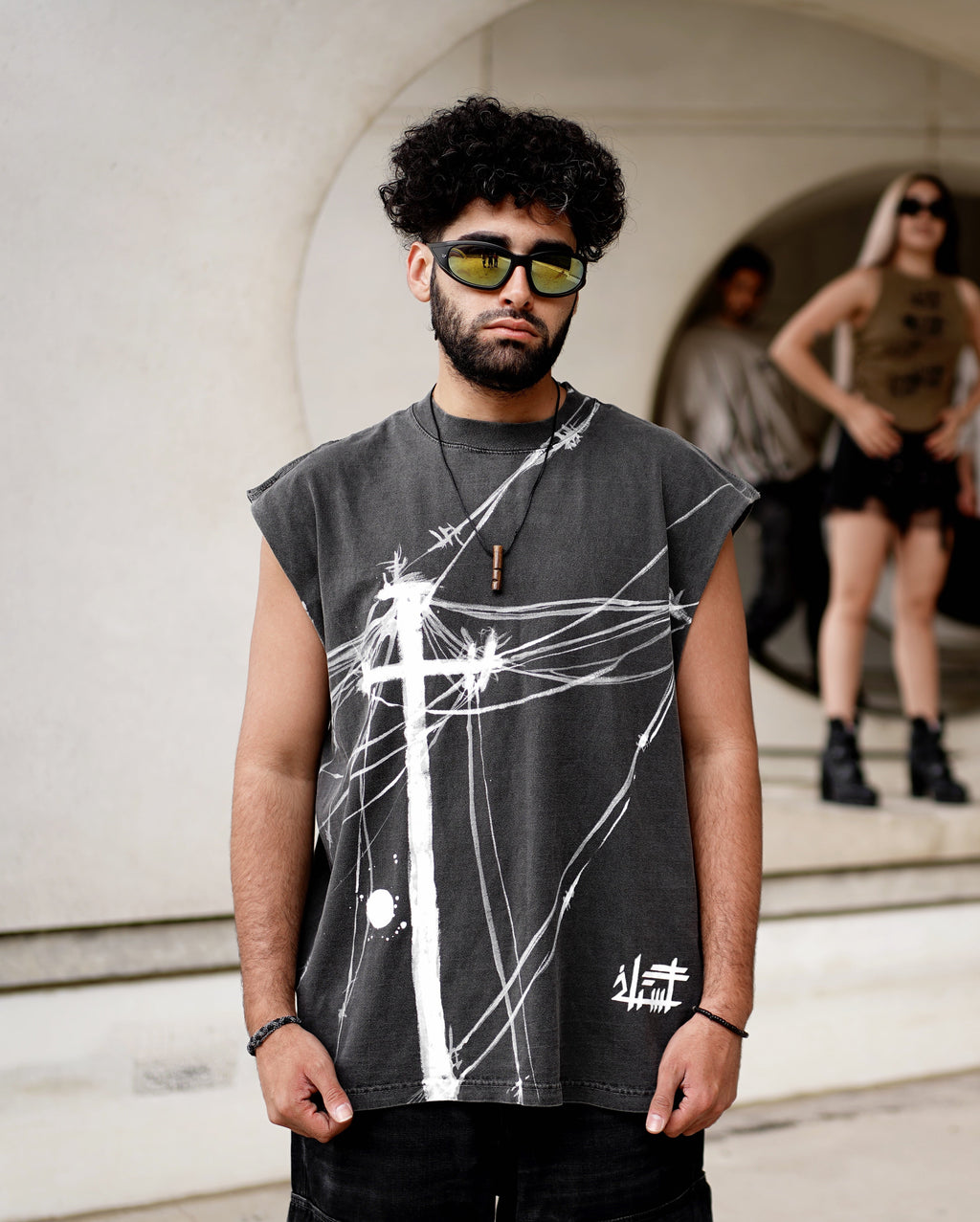 CIRCLE Sleeveless Shirt