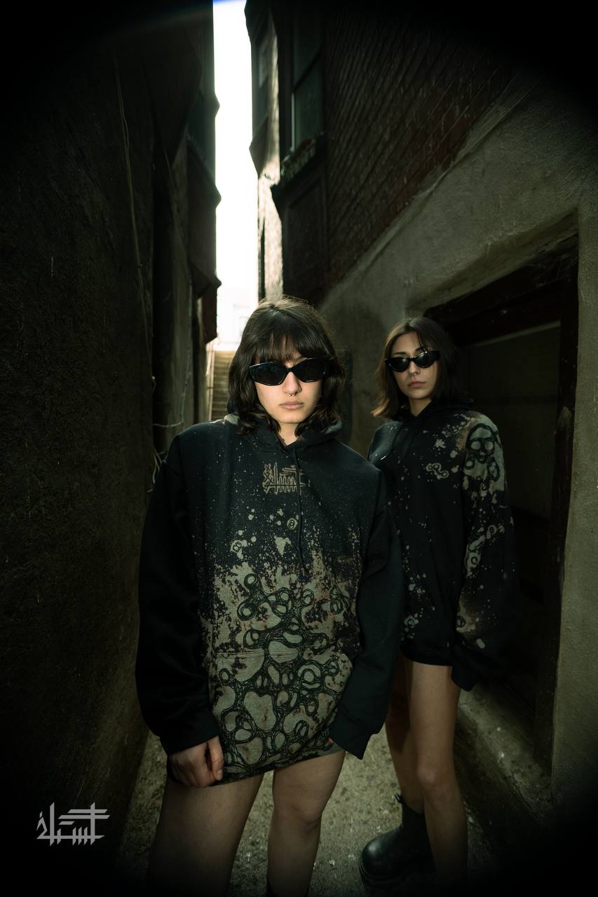 R4W statement Hoodie