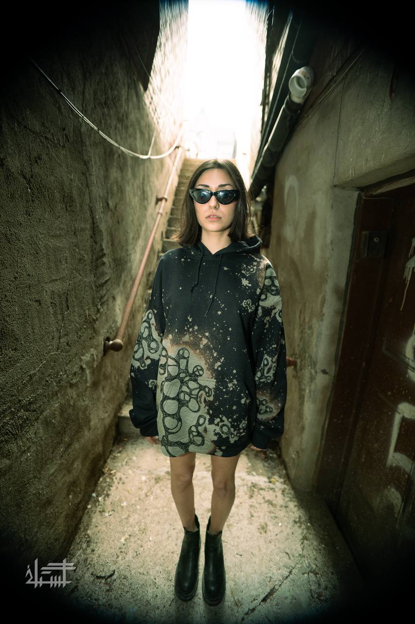 R4W statement Hoodie